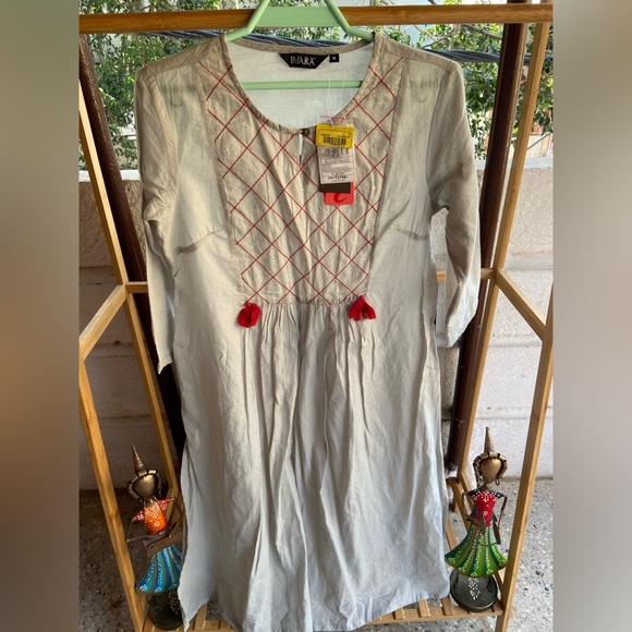 IMARA Kurta. Size- S - Picture 4 of 12
